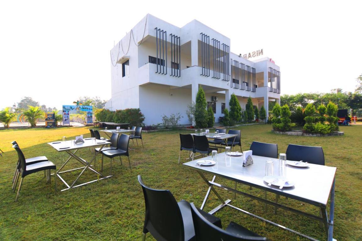 Nisarg Resort Jabalpur Exteriör bild